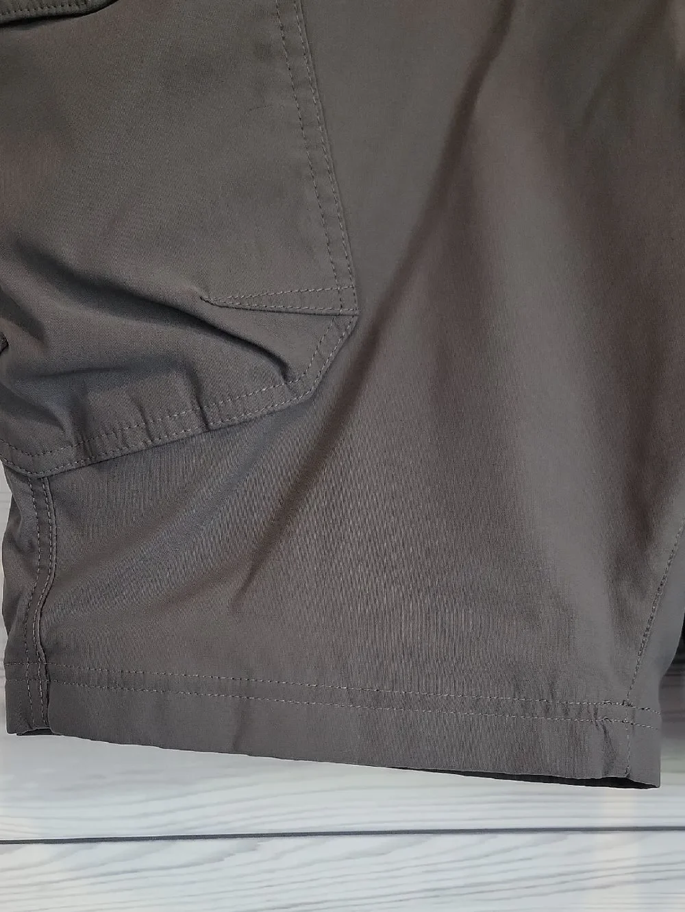 Eddie Bauer Travex Gray Cargo Shorts - Lightweight Nylon Utility Mens 36 X 34
